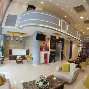 Tirago فندق